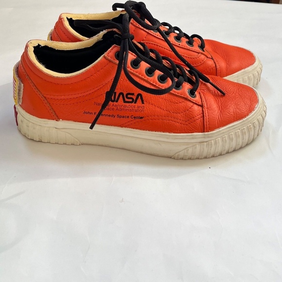 Vans x NASA Sneakers Kennedy Space Center Low Top Orange Mens 5.5 Womens 7 - Picture 1 of 7